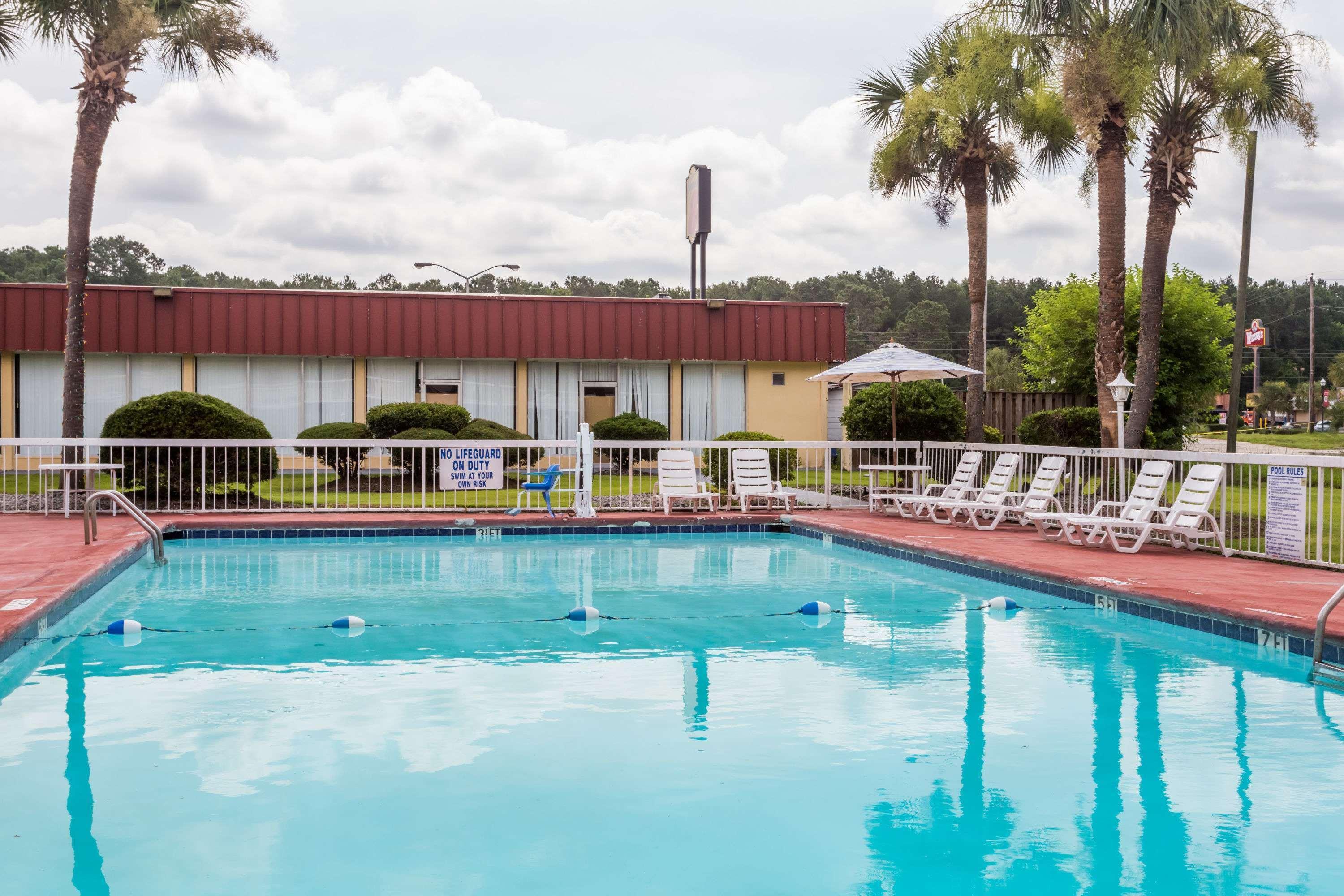 Super 8 By Wyndham Hardeeville - Savannah North Exterior photo