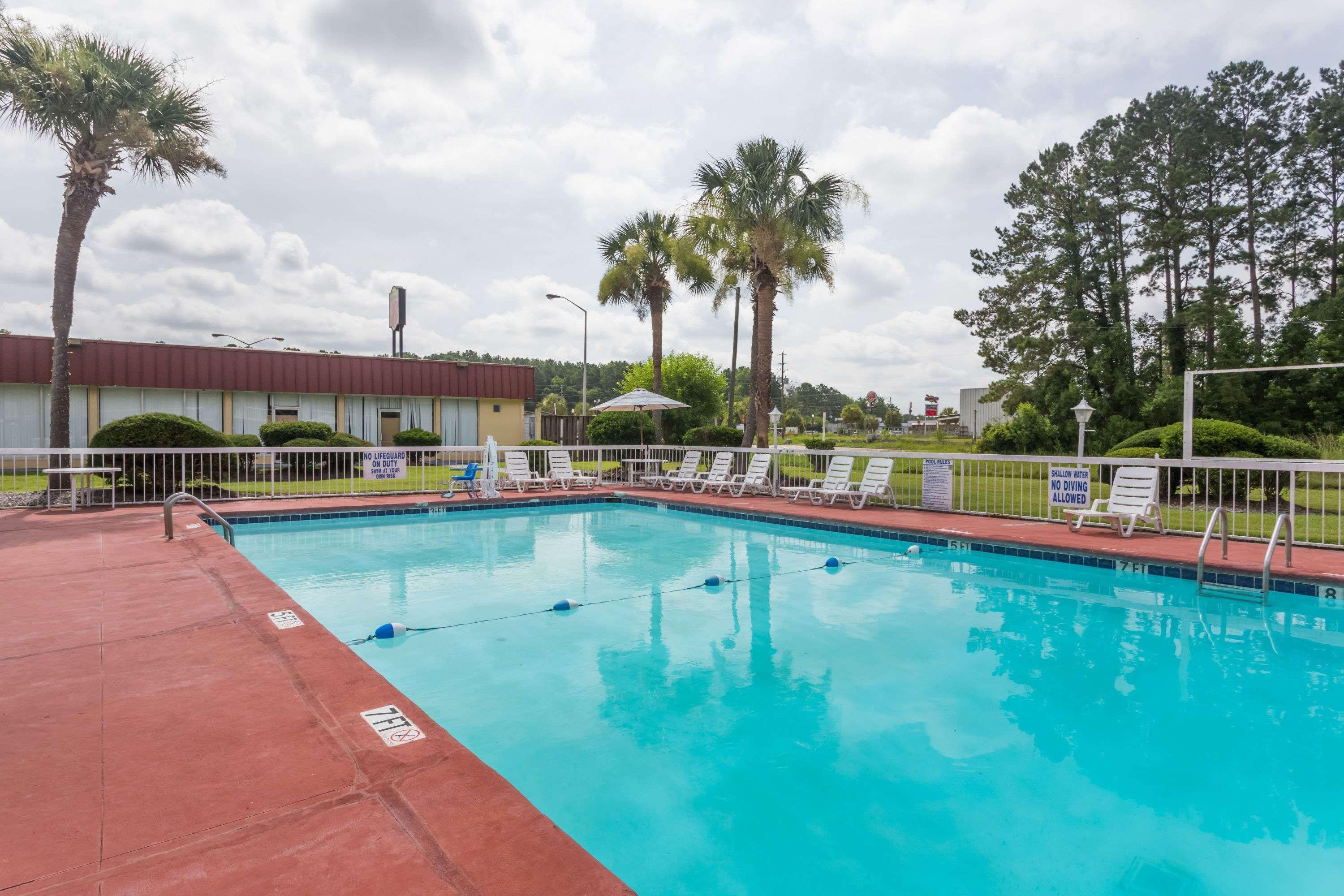 Super 8 By Wyndham Hardeeville - Savannah North Exterior photo