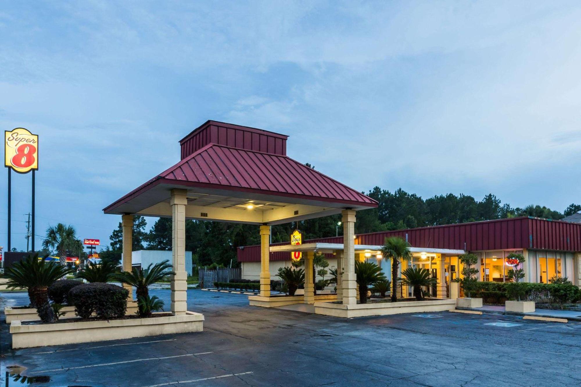Super 8 By Wyndham Hardeeville - Savannah North Exterior photo