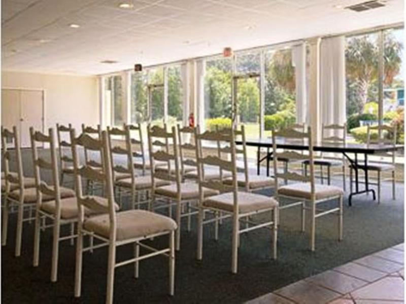 Super 8 By Wyndham Hardeeville - Savannah North Exterior photo